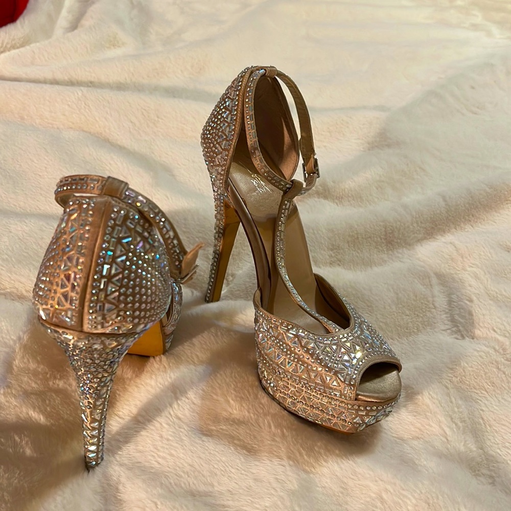 Thalia platform heels with beautiful rhinestones, gorgeous shoes!